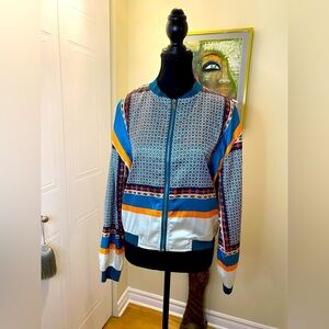 ✅YMHY multicolour bomber w/ geometric design. Silver  tone zippered front💙🧡❤️🤍